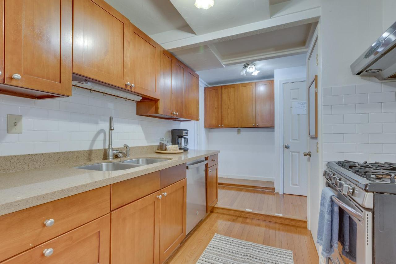 Holiday home Bright And Airy Abode Less Than 9 Mi To Space Needle Seattle